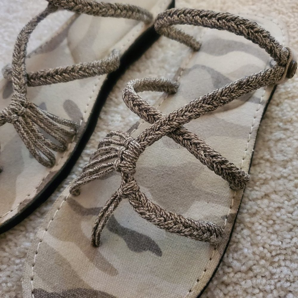 Sandals - Picture 4 of 11